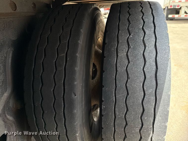 image for item DX5571 2014 Vanguard VXP dry van trailer