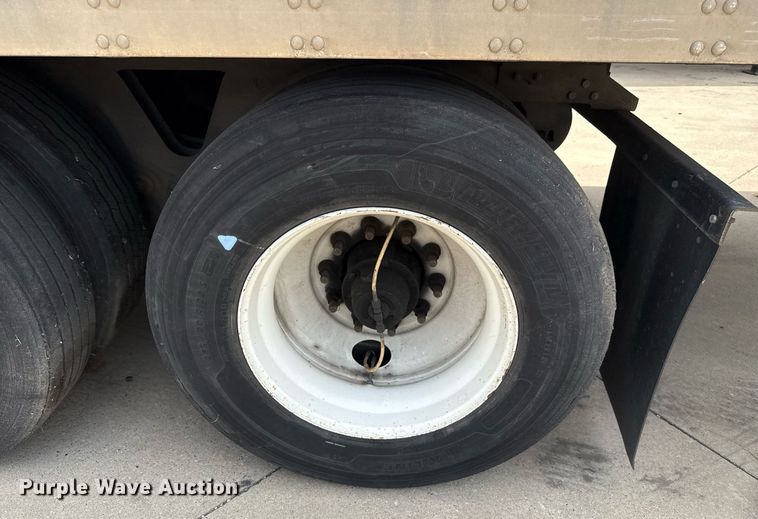 image for item DX5571 2014 Vanguard VXP dry van trailer