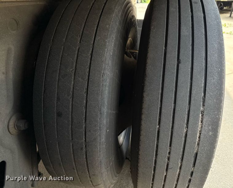 image for item DX5571 2014 Vanguard VXP dry van trailer