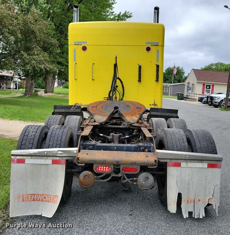 image for item DX7104 1999 Kenworth  W900L semi truck