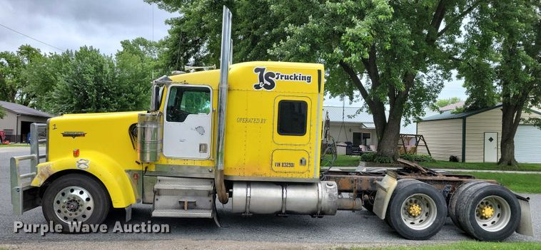 image for item DX7104 1999 Kenworth  W900L semi truck