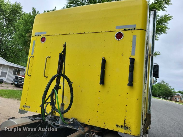 image for item DX7104 1999 Kenworth  W900L semi truck