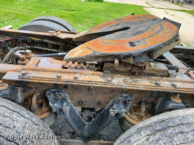 image for item DX7104 1999 Kenworth  W900L semi truck