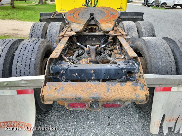 image for item DX7104 1999 Kenworth  W900L semi truck