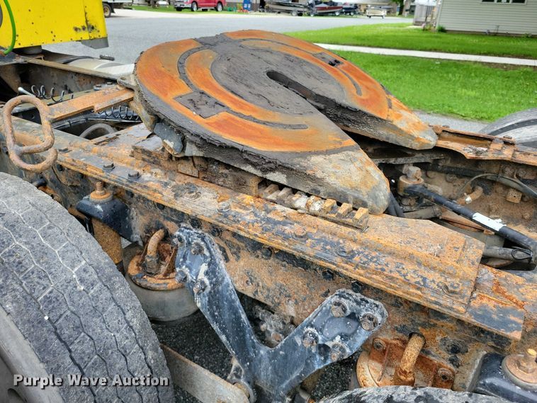 image for item DX7104 1999 Kenworth  W900L semi truck