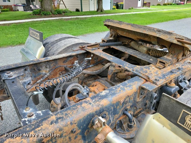 image for item DX7104 1999 Kenworth  W900L semi truck