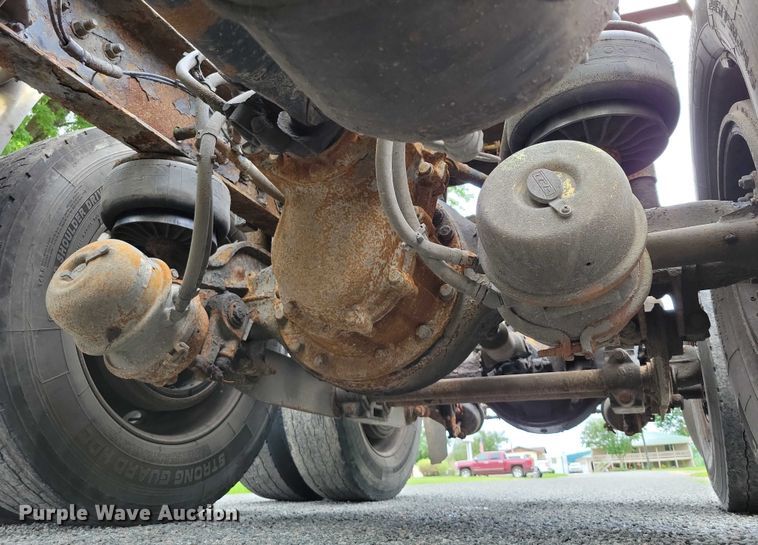 image for item DX7104 1999 Kenworth  W900L semi truck