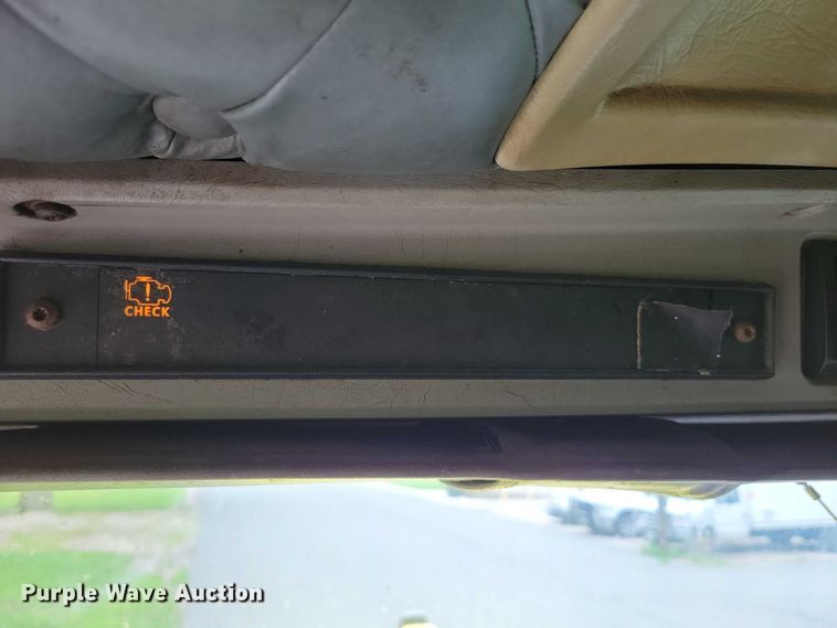 image for item DX7104 1999 Kenworth  W900L semi truck