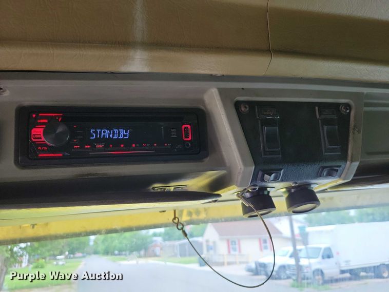 image for item DX7104 1999 Kenworth  W900L semi truck