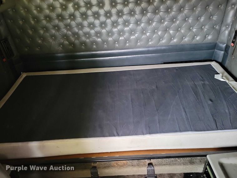 image for item DX7104 1999 Kenworth  W900L semi truck