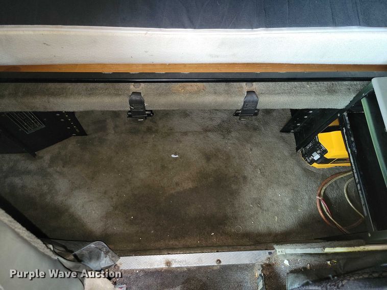 image for item DX7104 1999 Kenworth  W900L semi truck