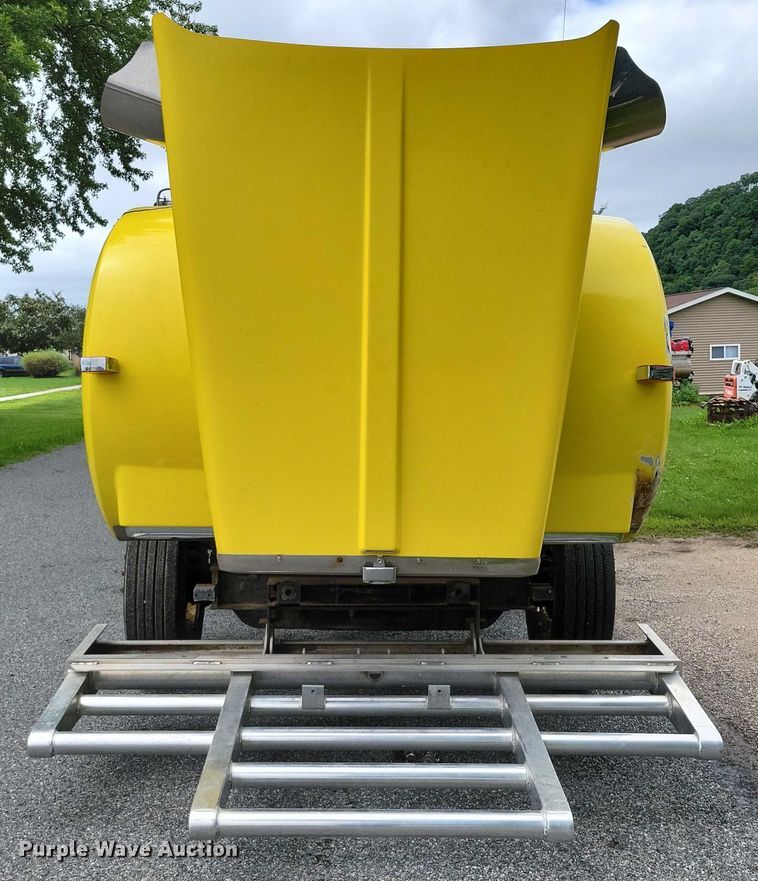 image for item DX7104 1999 Kenworth  W900L semi truck