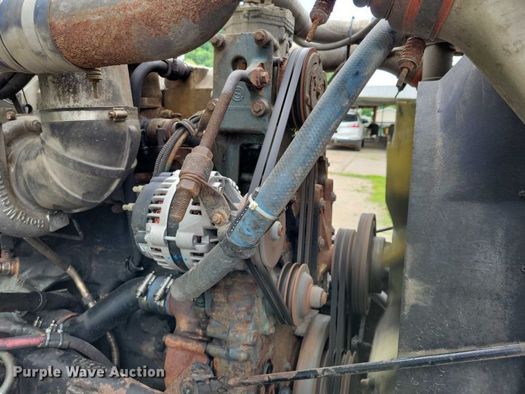 image for item DX7104 1999 Kenworth  W900L semi truck