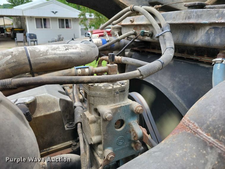 image for item DX7104 1999 Kenworth  W900L semi truck