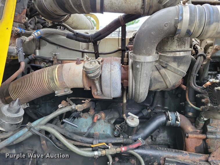 image for item DX7104 1999 Kenworth  W900L semi truck