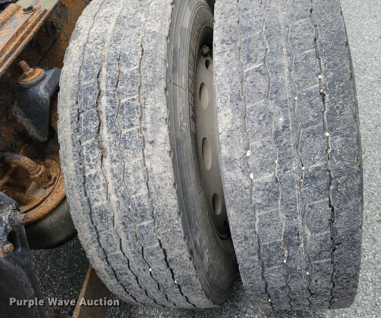 image for item DX7104 1999 Kenworth  W900L semi truck