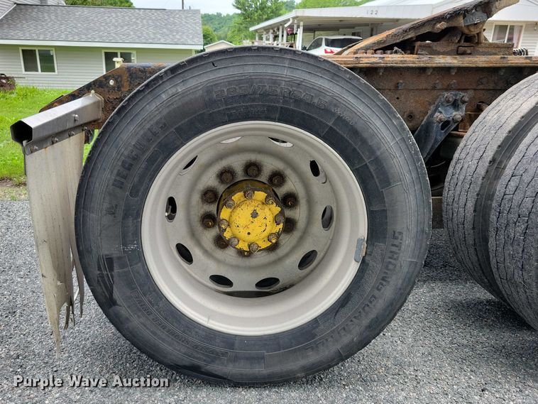 image for item DX7104 1999 Kenworth  W900L semi truck