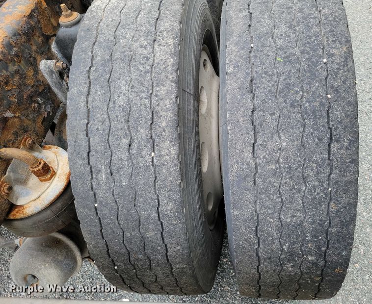 image for item DX7104 1999 Kenworth  W900L semi truck