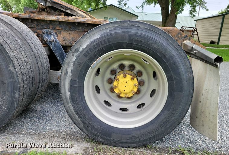 image for item DX7104 1999 Kenworth  W900L semi truck