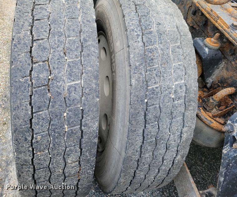 image for item DX7104 1999 Kenworth  W900L semi truck