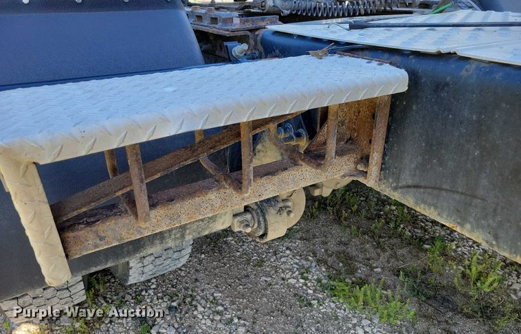 image for item DX7117 2016 Freightliner Cascadia semi truck