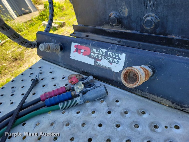 image for item DX7117 2016 Freightliner Cascadia semi truck