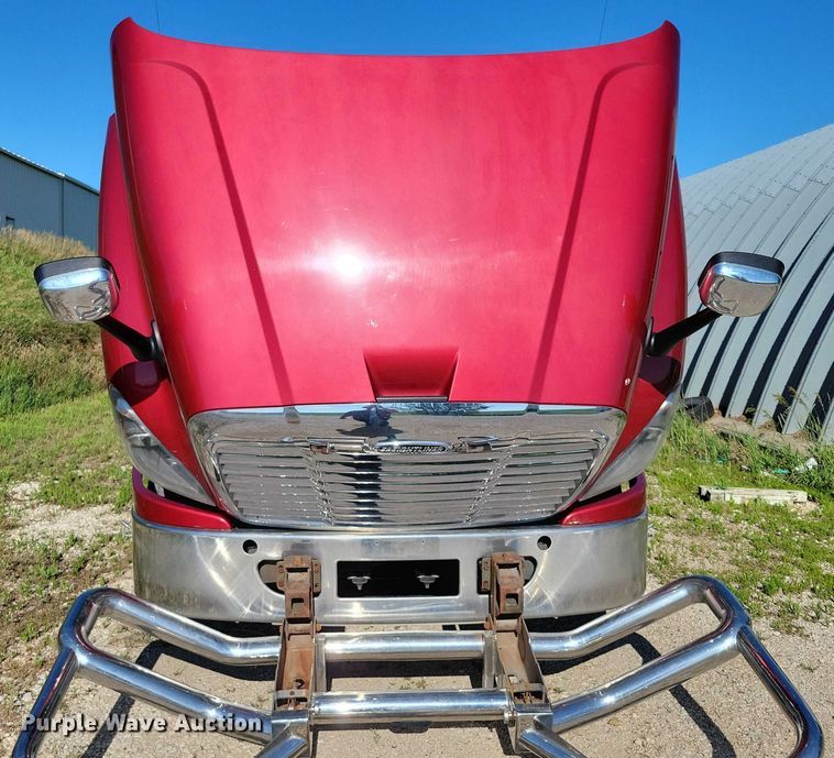 image for item DX7117 2016 Freightliner Cascadia semi truck