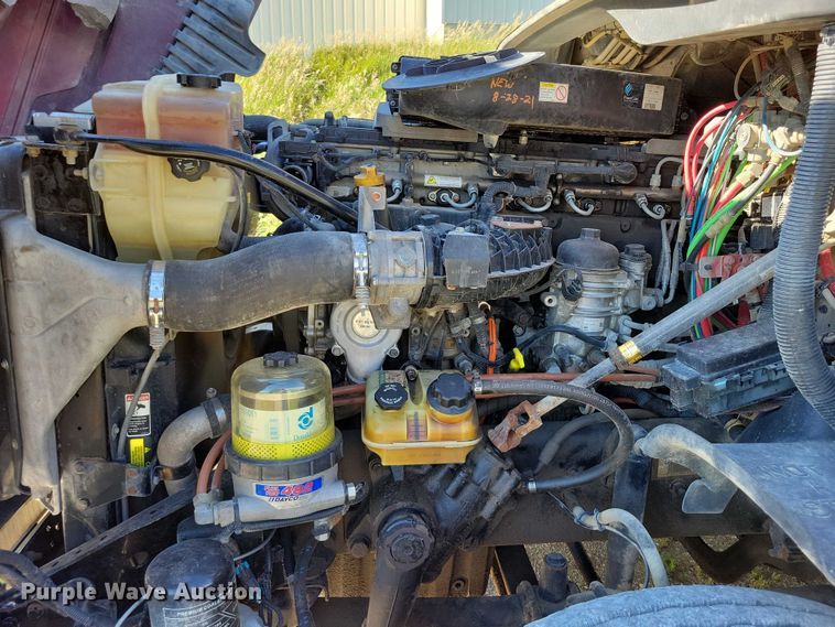 image for item DX7117 2016 Freightliner Cascadia semi truck