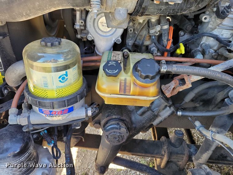 image for item DX7117 2016 Freightliner Cascadia semi truck