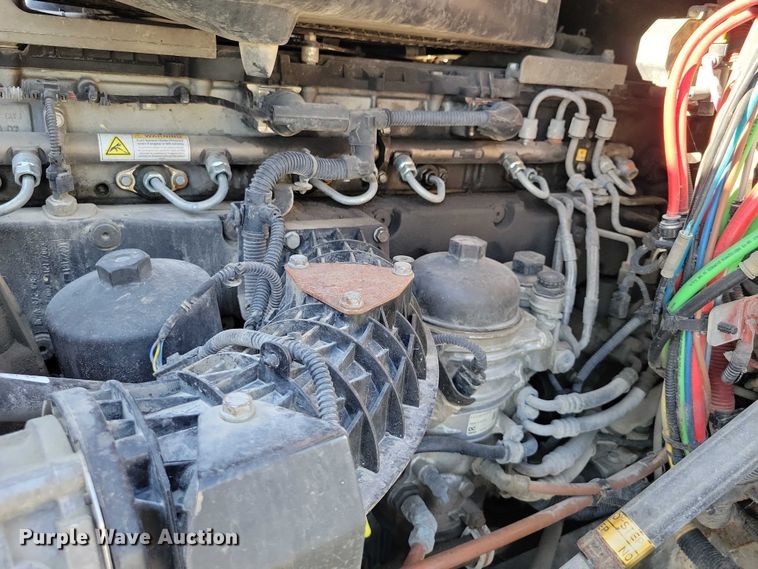 image for item DX7117 2016 Freightliner Cascadia semi truck