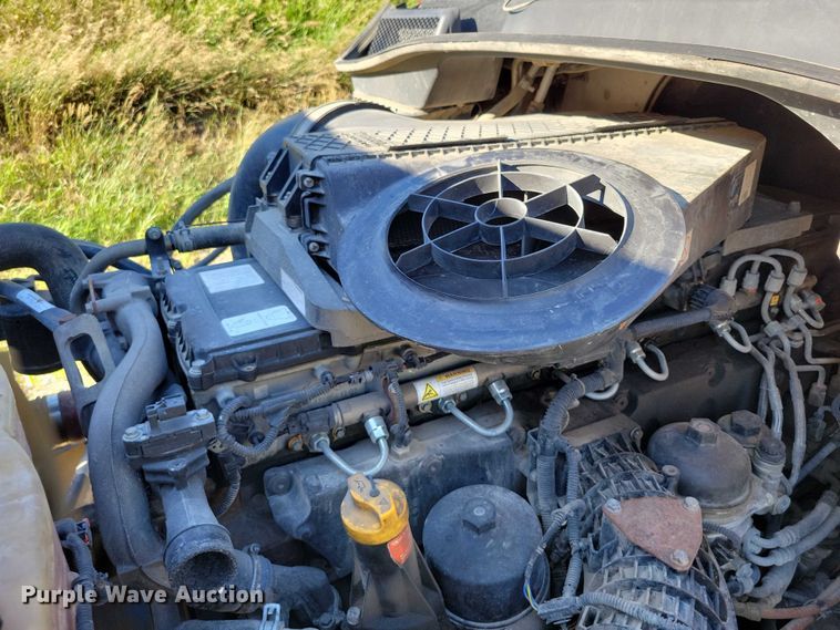 image for item DX7117 2016 Freightliner Cascadia semi truck