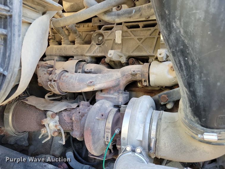 image for item DX7117 2016 Freightliner Cascadia semi truck