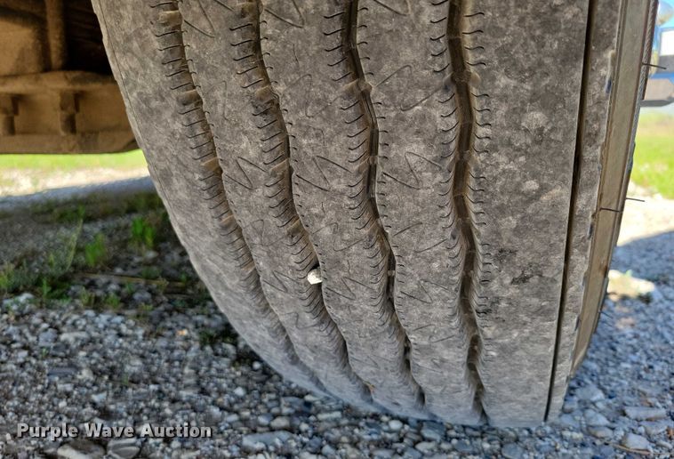 image for item DX7117 2016 Freightliner Cascadia semi truck