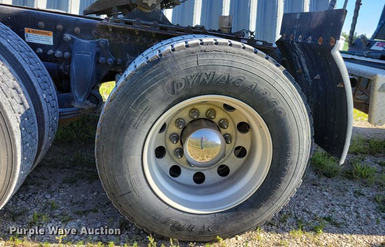 image for item DX7117 2016 Freightliner Cascadia semi truck