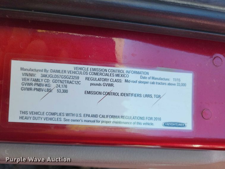 image for item DX7117 2016 Freightliner Cascadia semi truck