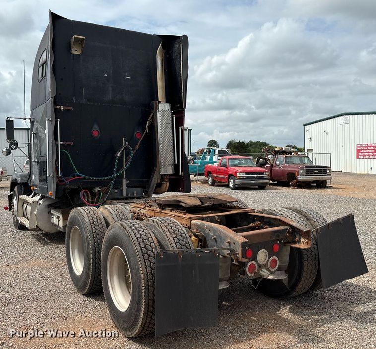 image for item DX7992 1994 Freightliner FLD semi truck