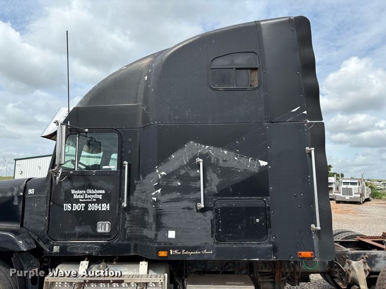 image for item DX7992 1994 Freightliner FLD semi truck