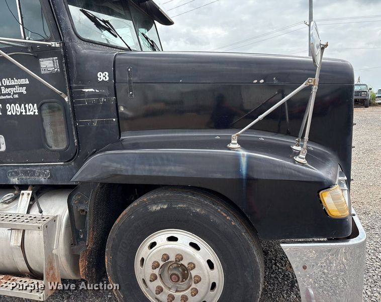 image for item DX7992 1994 Freightliner FLD semi truck