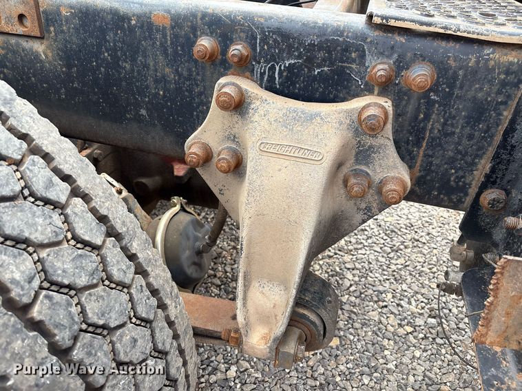 image for item DX7992 1994 Freightliner FLD semi truck