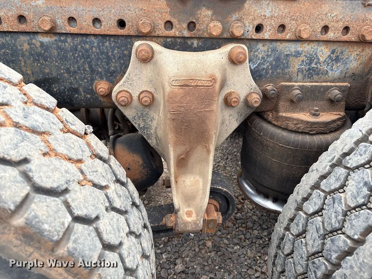 image for item DX7992 1994 Freightliner FLD semi truck