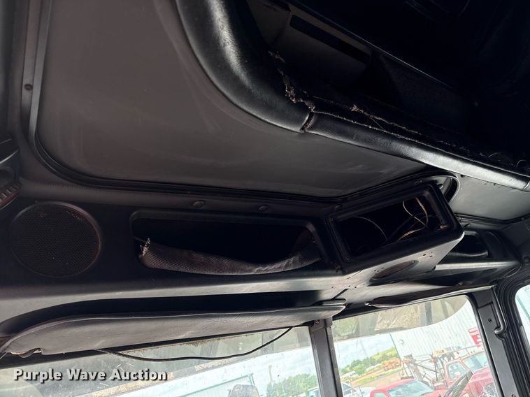 image for item DX7992 1994 Freightliner FLD semi truck