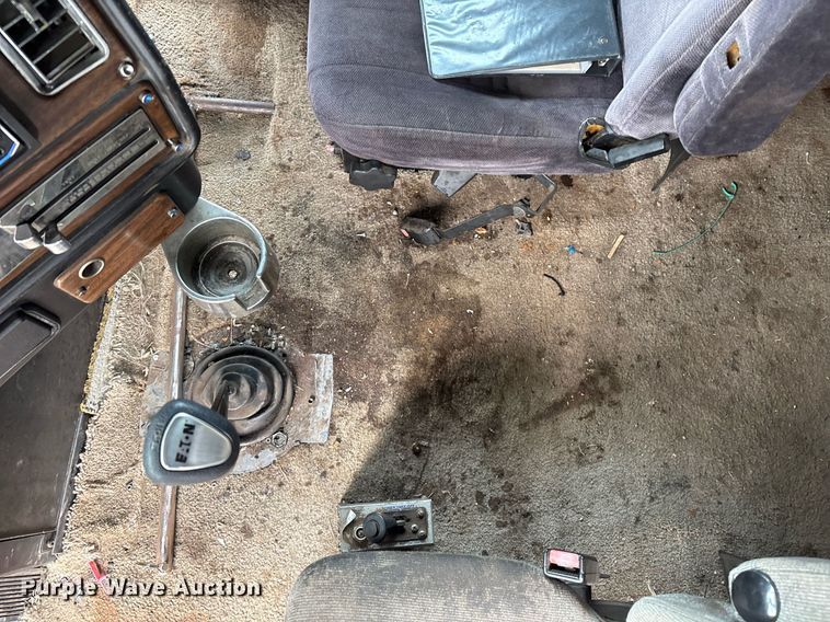 image for item DX7992 1994 Freightliner FLD semi truck