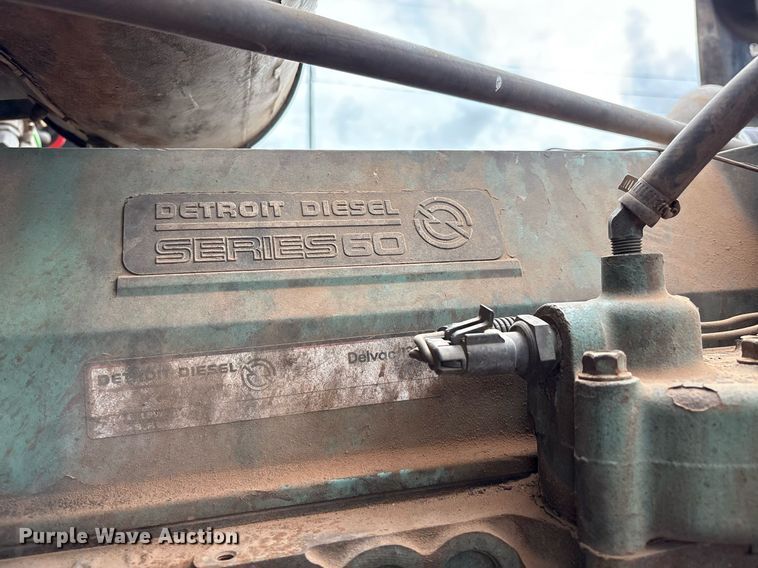 image for item DX7992 1994 Freightliner FLD semi truck