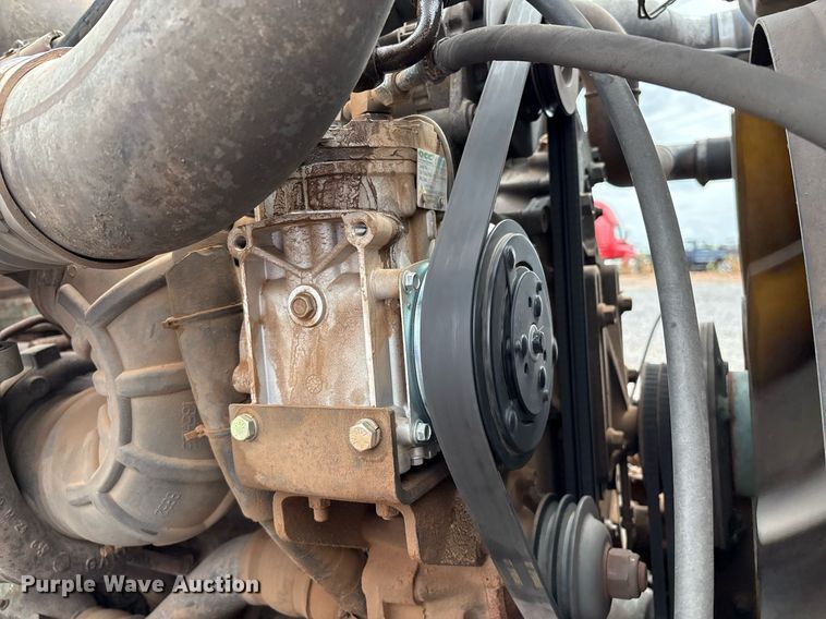 image for item DX7992 1994 Freightliner FLD semi truck