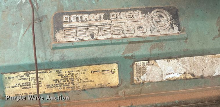 image for item DX7992 1994 Freightliner FLD semi truck