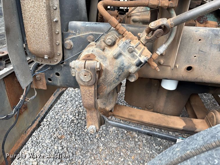 image for item DX7992 1994 Freightliner FLD semi truck