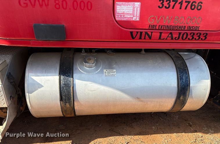 image for item DX7993 2009 Freightliner Cascadia semi truck