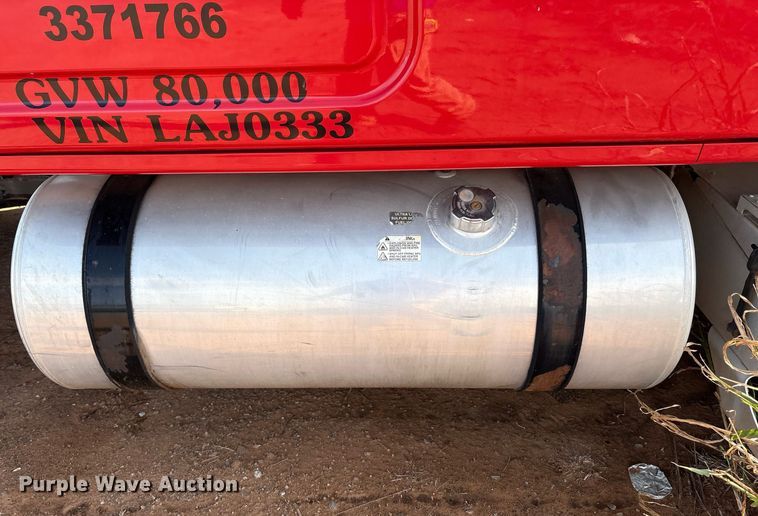 image for item DX7993 2009 Freightliner Cascadia semi truck