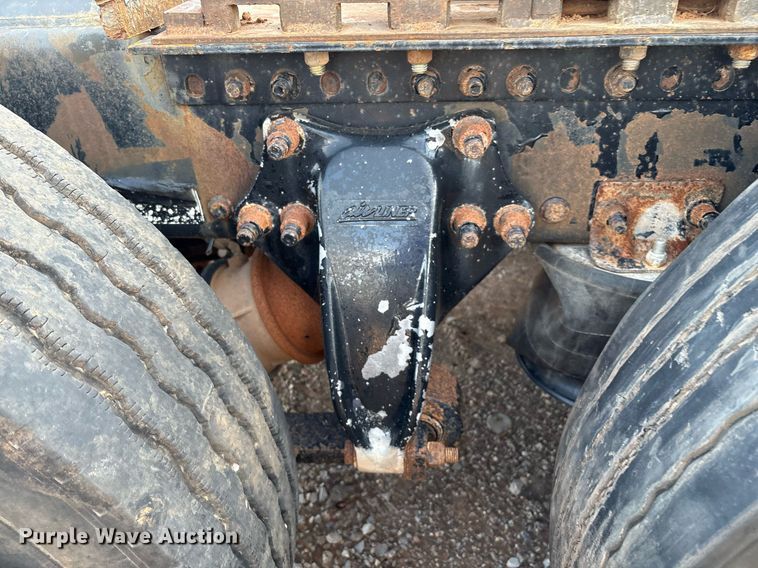 image for item DX7993 2009 Freightliner Cascadia semi truck