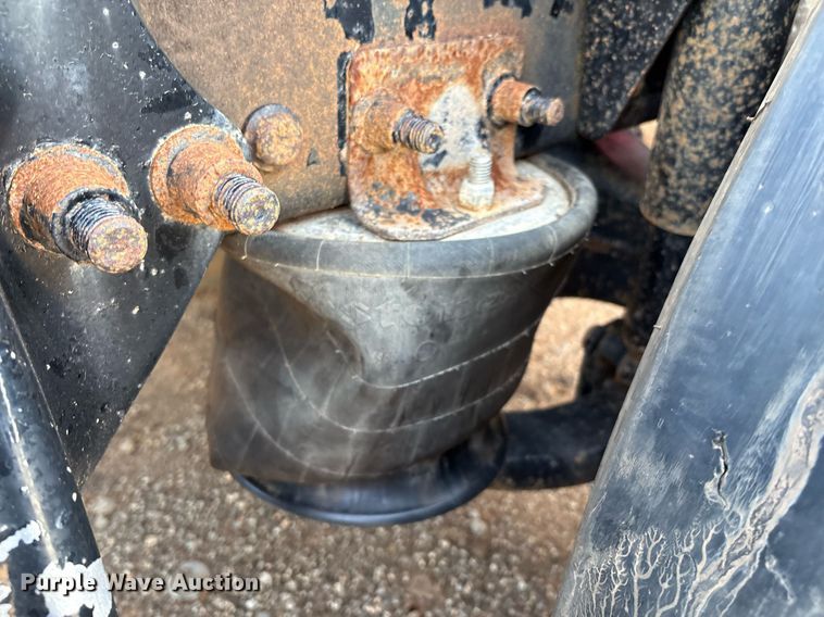 image for item DX7993 2009 Freightliner Cascadia semi truck